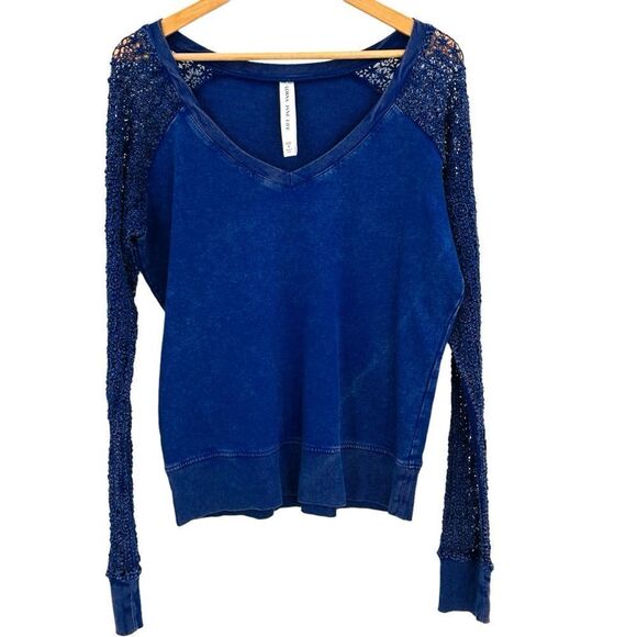 Lorna Jane bold vivid blue lace sleeve sweatshirt size medium - Picture 2 of 7